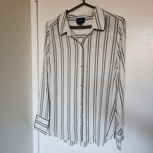 Liz Claiborn White Button Up Shirt with Chain Print